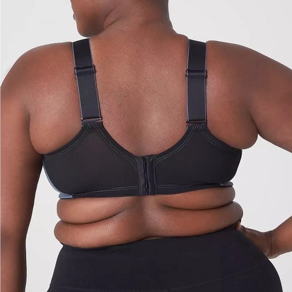 Livi Active Molded Cup No Wire Sports Bra - Picture 2 of 9